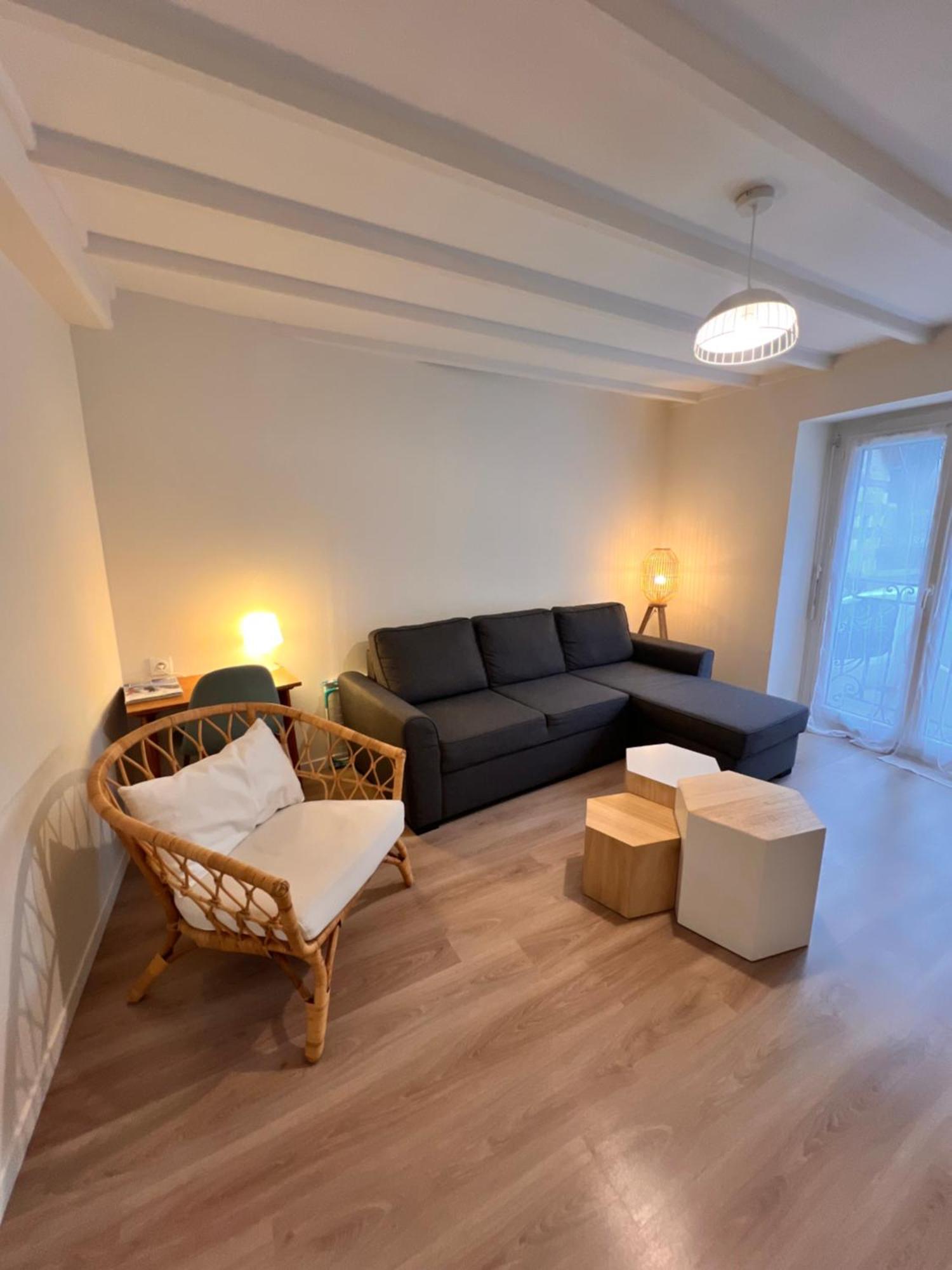 Appartement Rdc 9 Personnes, 2 Chambres, Wifi, Proche Du Centre Ла-Бурбуль Екстер'єр фото