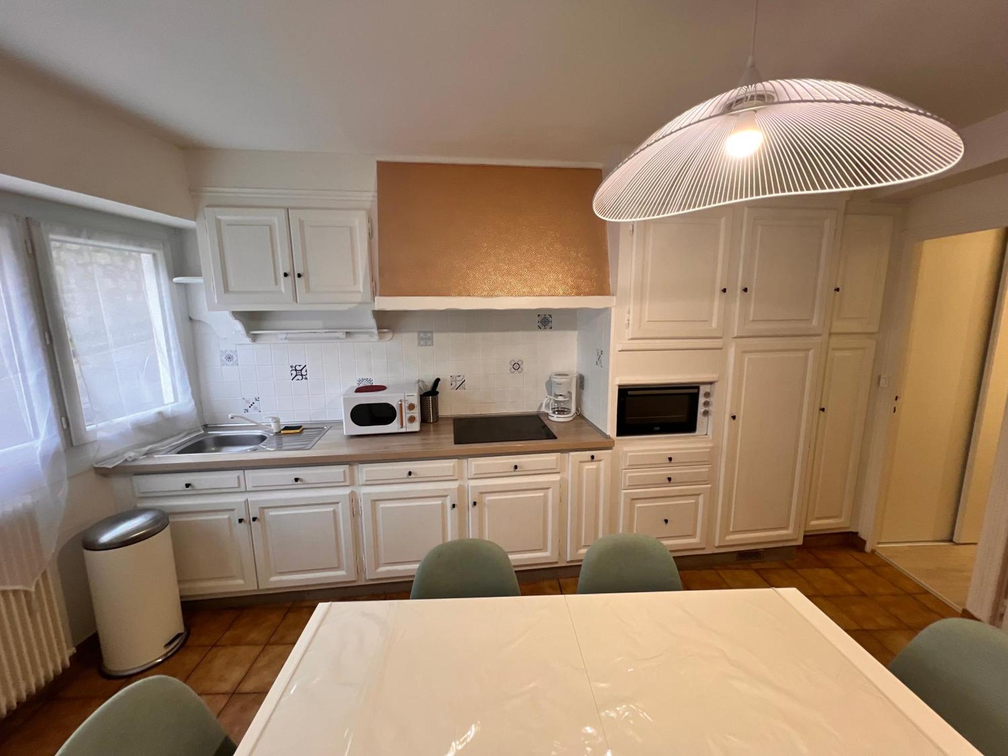 Appartement Rdc 9 Personnes, 2 Chambres, Wifi, Proche Du Centre Ла-Бурбуль Екстер'єр фото