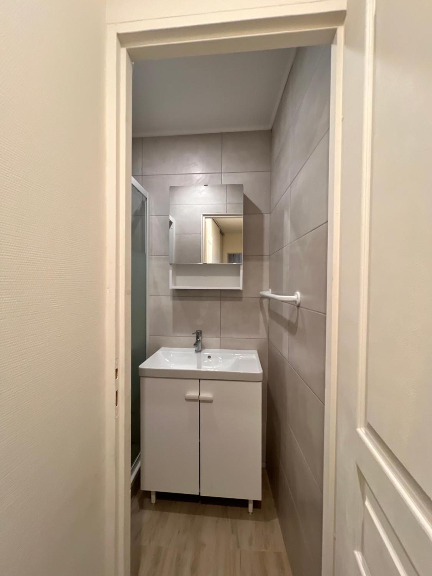 Appartement Rdc 9 Personnes, 2 Chambres, Wifi, Proche Du Centre Ла-Бурбуль Екстер'єр фото